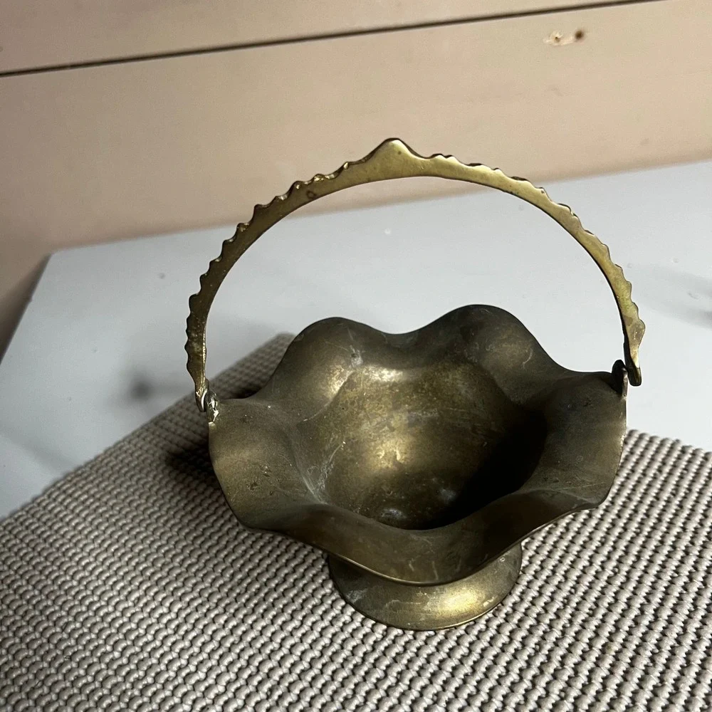Vintage Brass Ruffled Basket Scalloped Pedestal Candy Dish with Swing Handle